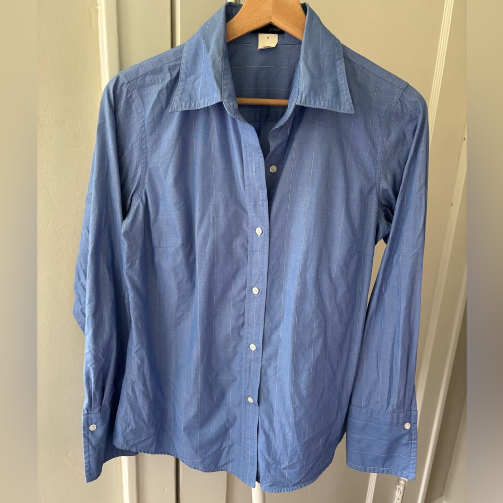 Women’s J Crew Blue w/ White Pinstripes Long Sleeved Button Down Shirt Sz M